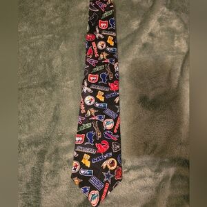 Vintage Team NFL multi-team logo Mens necktie various Football teams 100% SILK